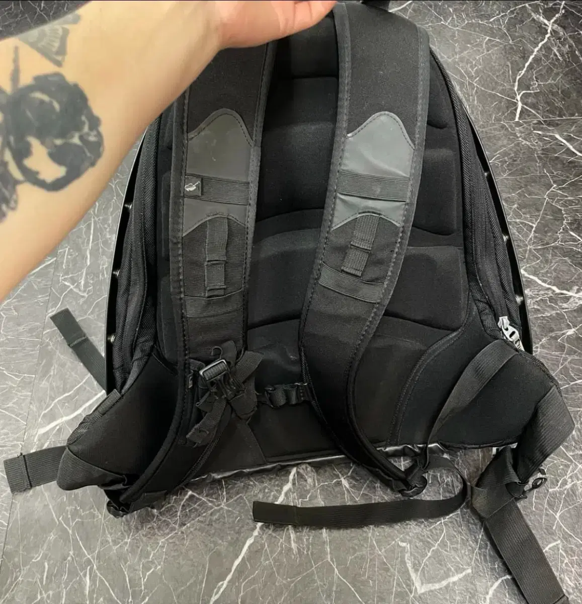 サ*ウ様 OAKLEY ハードシェル バックパック Oakley Icon ブラック